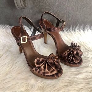 Gianni Bini animal print silk platform heels, 9.5